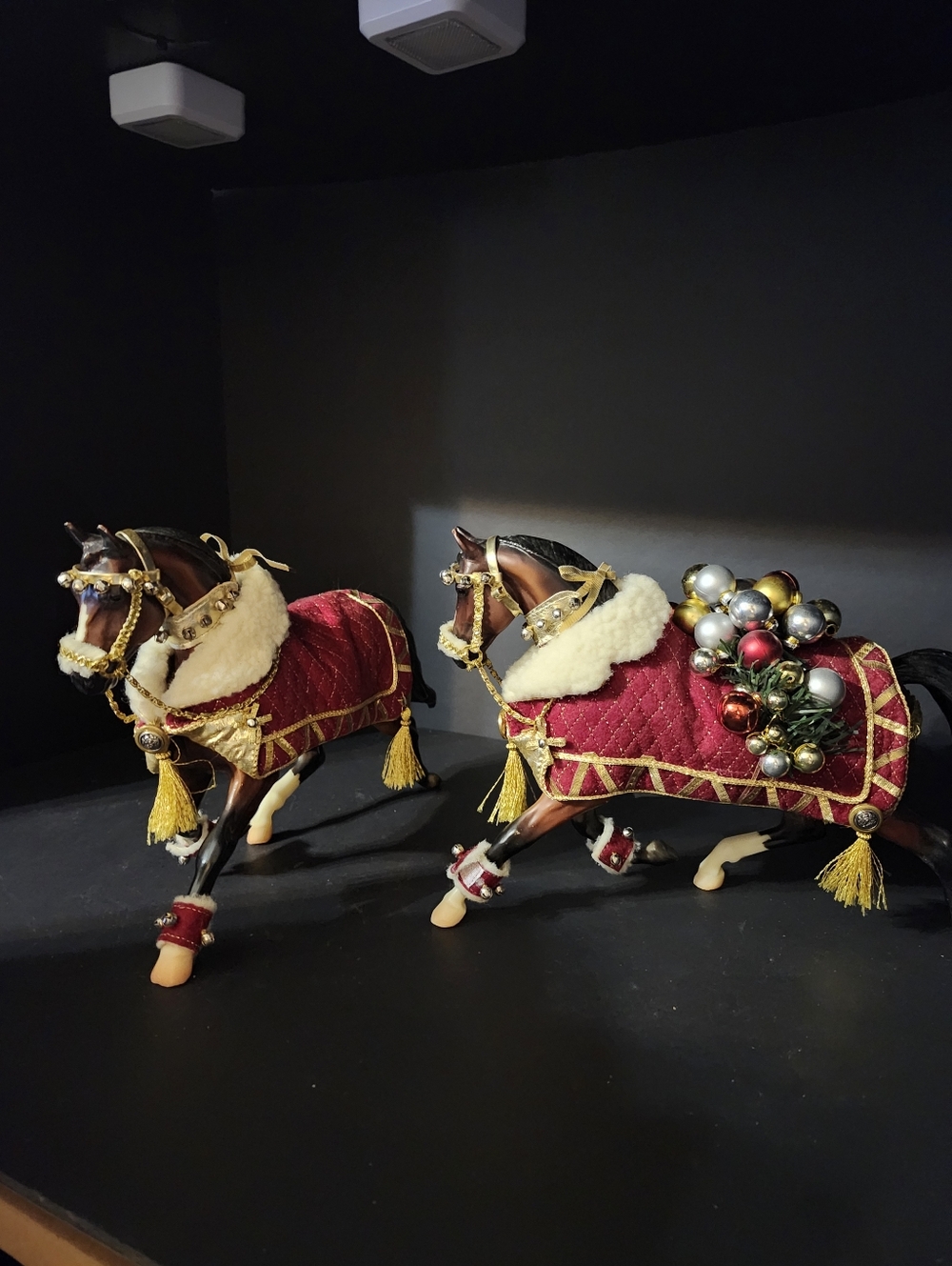 Holiday Decorative Horses Breyer Figurine Set - Red Velvet with Gold Trim